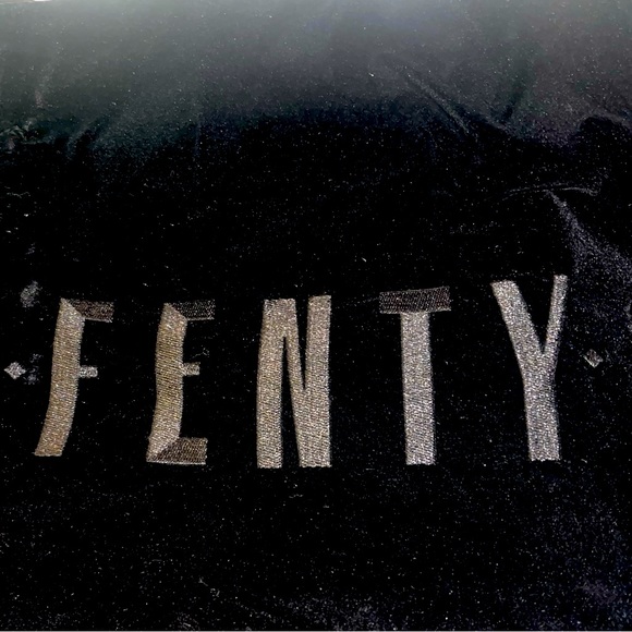 Fenty Bag🖤 - Picture 5 of 11